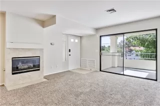 Photo #3: 2098658 Listing 