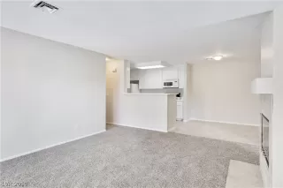 Photo #4: 2098658 Listing 