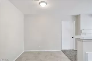 Photo #6: 2098658 Listing 