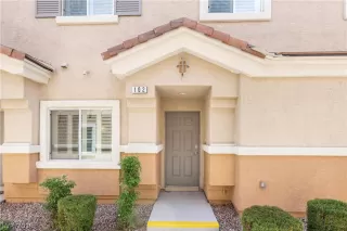 Photo #1: 2098685 Listing