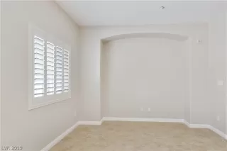 Photo #5: 2098685 Listing