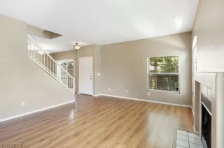 Photo #4: 2098692 Listing 