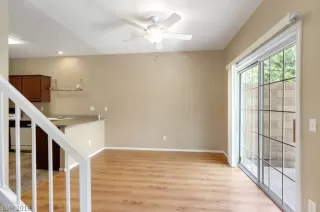 Photo #5: 2098692 Listing 