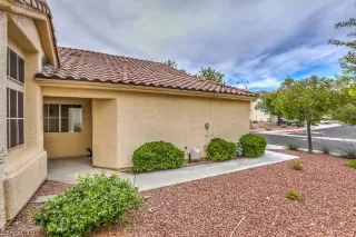 Photo #2: 2098720 Listing