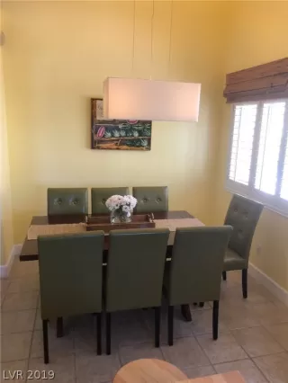 Photo #4: 2098826 Listing