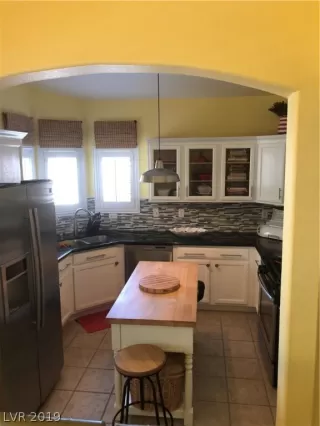 Photo #6: 2098826 Listing