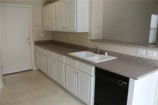 Photo #6: 2098861 Listing 