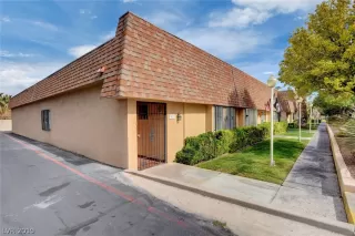 Photo #1: 2098896 Listing