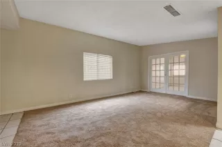 Photo #5: 2098896 Listing