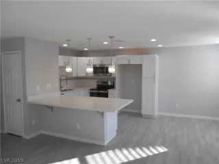 Photo #1: 2098899 Listing