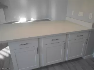 Photo #3: 2098899 Listing