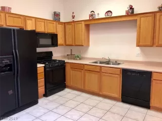 Photo #3: 2098903 Listing