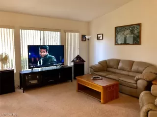 Photo #5: 2098903 Listing