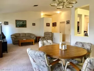 Photo #6: 2098903 Listing