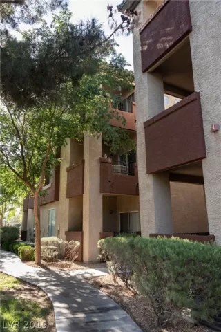 Photo #1: 2098922 Listing 