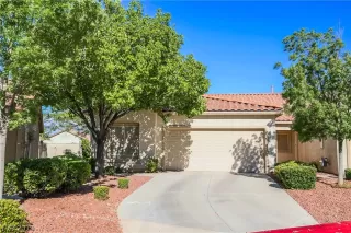 Photo #1: 2098923 Listing