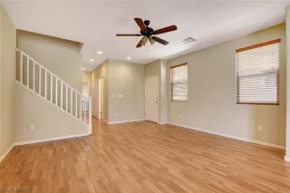 Photo #1: 2098942 Listing