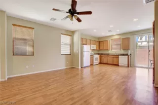 Photo #2: 2098942 Listing