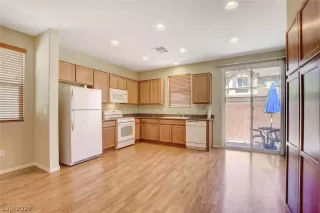 Photo #4: 2098942 Listing