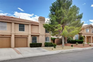 Photo #1: 2098977 Listing 