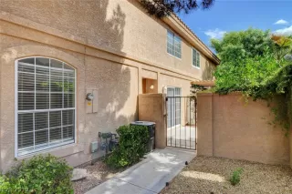 Photo #3: 2098977 Listing 