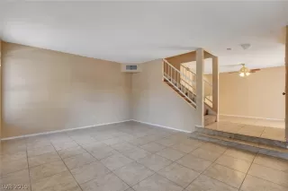 Photo #5: 2098977 Listing 