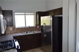 Photo #5: 2098988 Listing