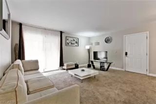 Photo #3: 2099108 Listing