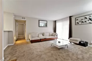 Photo #4: 2099108 Listing