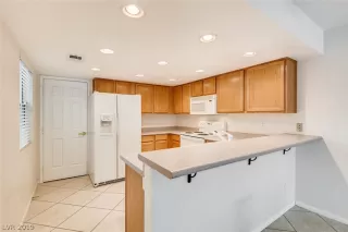 Photo #6: 2099115 Listing