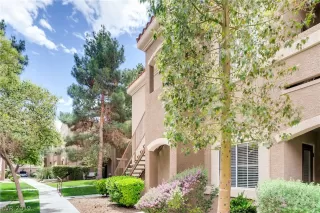 Photo #2: 2099119 Listing