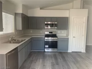 Photo #3: 2099198 Listing 