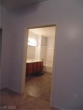 Photo #6: 2099258 Listing