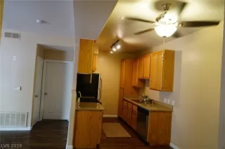 Photo #5: 2099301 Listing 