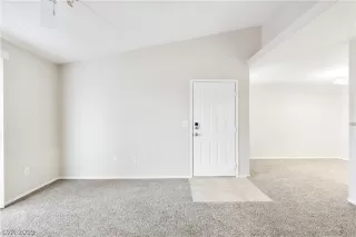 Photo #5: 2099335 Listing 