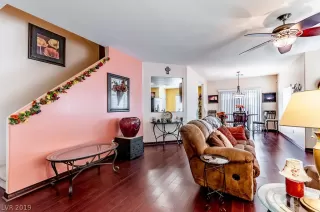 Photo #2: 2099336 Listing