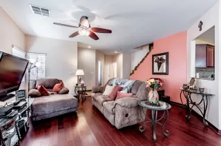 Photo #3: 2099336 Listing