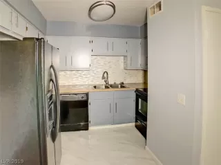 Photo #5: 2099363 Listing 