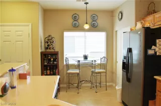 Photo #5: 2099371 Listing 