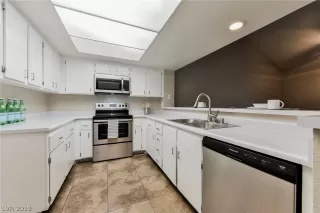 Photo #1: 2099396 Listing 