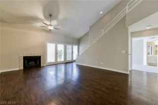 Photo #2: 2099396 Listing 