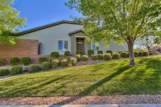 Photo #2: 2099412 Listing 