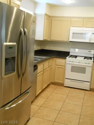 Photo #5: 2099423 Listing 