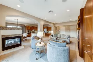 Photo #5: 2099479 Listing 