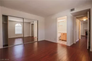 Photo #2: 2099502 Listing 