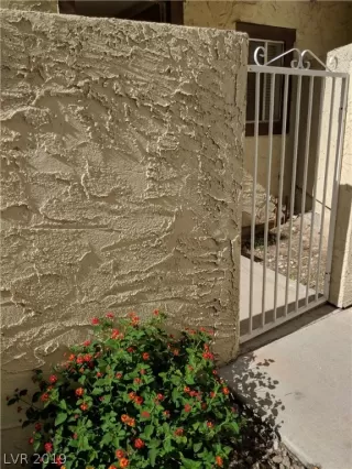 Photo #1: 2099539 Listing