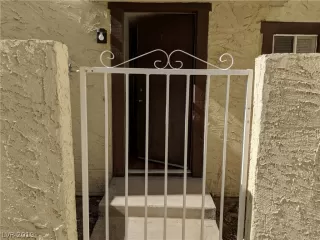 Photo #2: 2099539 Listing