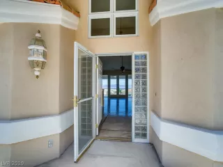 Photo #2: 2099548 Listing