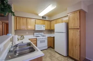 Photo #2: 2099551 Listing 