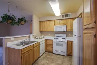 Photo #3: 2099551 Listing 